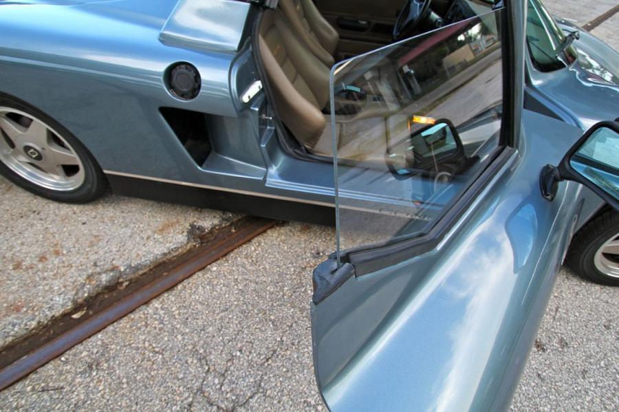 Детали экстерьера Mosler Consulier Targa 1990 года  (фото 26 из 52)